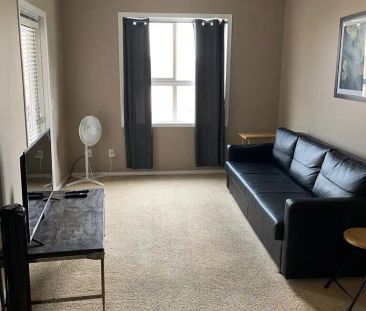 Quiet 3rd Floor Condo — 1 Bedroom Condo Unit - Photo 1