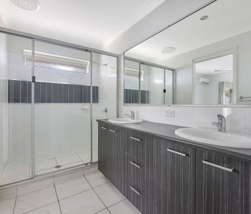 Fantastic low maintenance home! - Photo 6