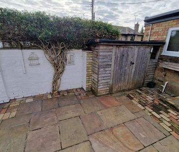 3 bedroom semi-detached house to rent - Photo 3