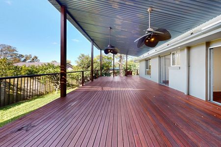 Large Family Home on 1470sqm + SHED - Morningside - Photo 3