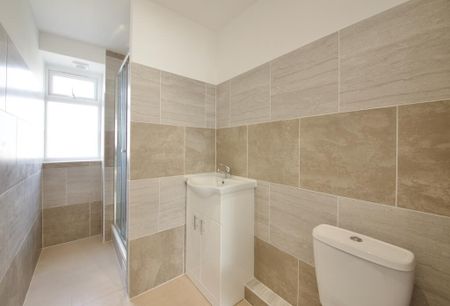 Room in a Shared House, Atkinson Road, E16 - Photo 5