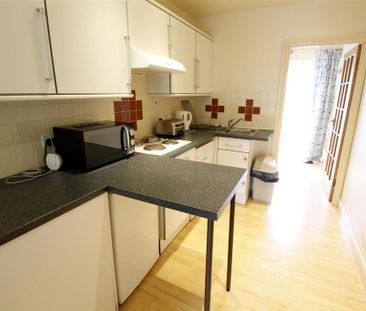 Studio to rent - Photo 2