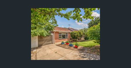 Spacious Family Home in a Peaceful Coastal Setting - Photo 3