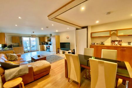 West Central, Portland Street, SO14 - Photo 2