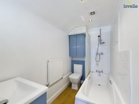 1 bedroom Flat To Let - Photo 1