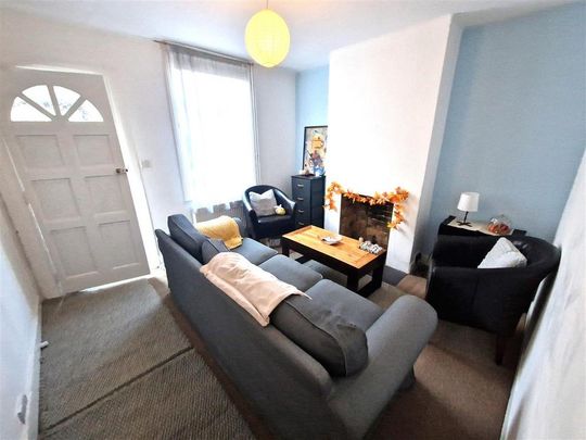 4 bedroom terraced house to rent - Photo 1