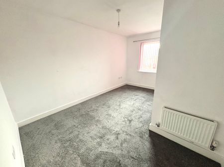 Edgehill Park, Wirral - Photo 2