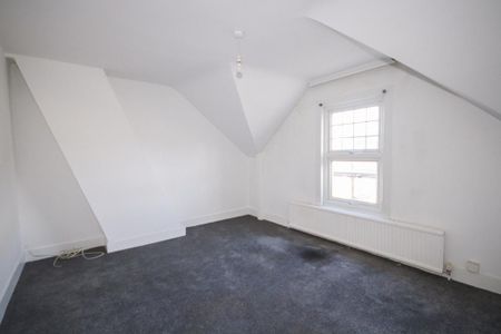 4 bedroom semi-detached house to rent - Photo 5