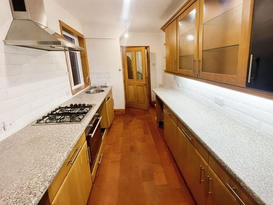 4 bedroom semi-detached house to rent - Photo 1
