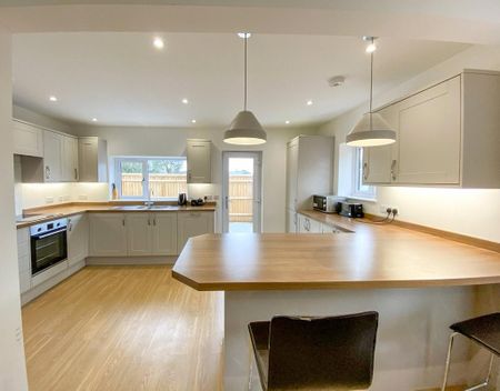 1 bedroom in a house share to rent - Photo 5