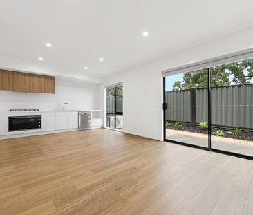 Brand New 3 Bedroom Townhouse in Mickleham - Photo 5