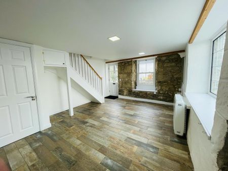 2 bedroom semi-detached house to rent - Photo 4