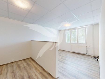 Pronájem bytu 2+1 61 m2 - Fotografie 3