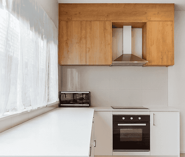 Fully furnished home in Otara! - Photo 4