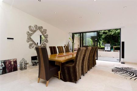 5 bedroom detached house to rent - Photo 4