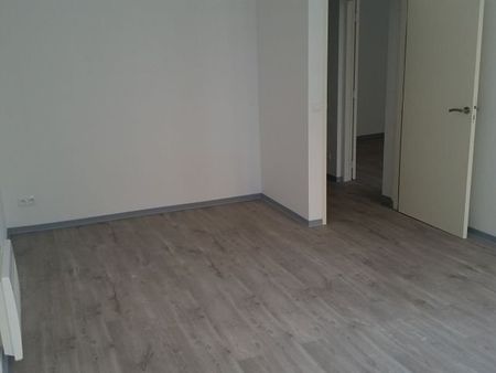 Location Appartement 4 pièces 69m² MARSEILLE 6ème - Photo 3