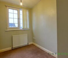 3 BEDROOM House - Semi-Detached - Photo 4