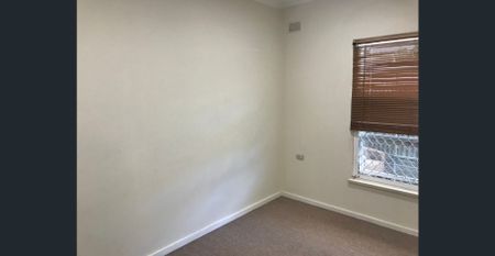 Lovely 2 Bedroom Unit - Photo 3