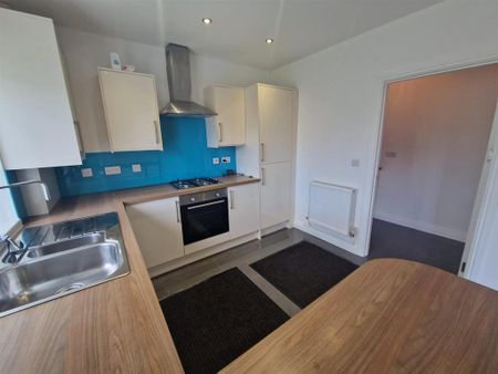 3 bedroom detached house to rent - Photo 4