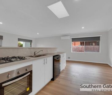 RENOVATED BEAUTY - Photo 2