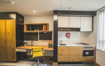 Room in a Shared Flat, Windsor Street, B7 - Photo 2