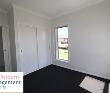 Spacious Four-Bedroom Family Home in a Prime Location! - Photo 5