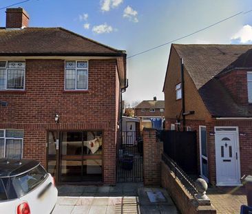 Monarch Close, Feltham TW14, London - Photo 1