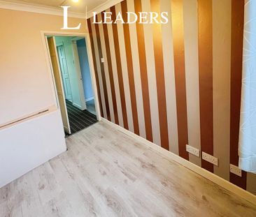 4 bedroom detached house to rent - Photo 4