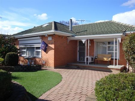 Charming Family Home in Elizabeth Downs! Neat 3 Bedroom Home - Photo 2