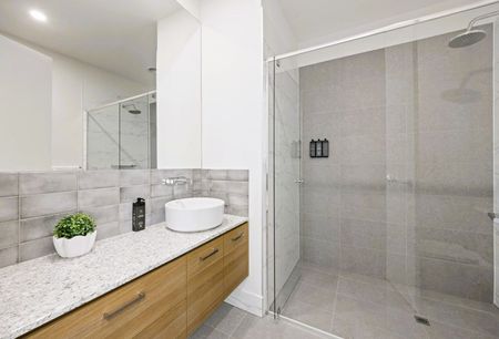 Take in stunning water views from this well-presented home - Photo 4