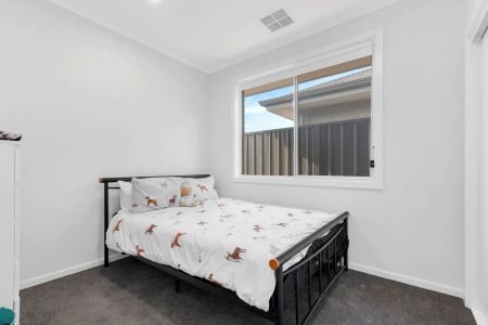 Comfortable and Convenient living in Munno Para! - Photo 4