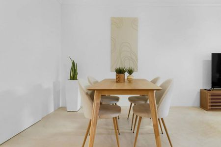 Short term - fully furnished apartment in the Zone - Photo 3