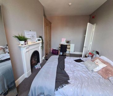 6 bedroom house to rent - Photo 2