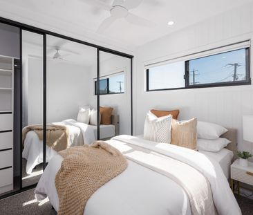 Stylish, Fully Furnished Studio Apartment in the Heart of Hawthorne - Photo 4