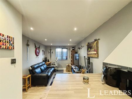 1 bedroom apartment to rent Markwell Wood, Harlow, CM19 - Photo 2