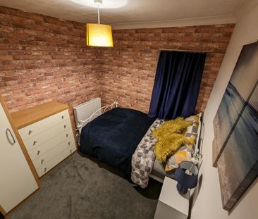 3 bedroom terraced house to rent - Photo 5