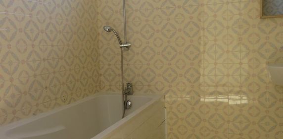 T3+GARAGE 545€ H.C St-Cesaire Nîmes, 71m² - Photo 2