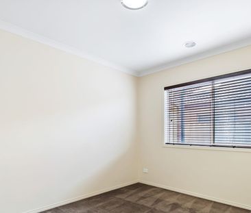 Spacious Family Living in Prime Cairnlea Location – Comfort, Style ... - Photo 2