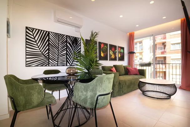 Carrer de las Navas de Tolosa, Barcelona, Catalonia 08026 - Foto 1