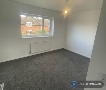 3 bedroom end of terrace house to rent - Photo 4