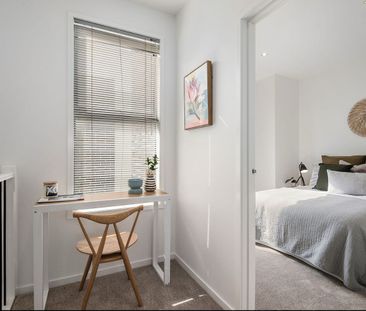 FABULOUS TWO BEDROOM TOWNHOUSE WITHIN AN INNER CITY OASIS - Photo 3