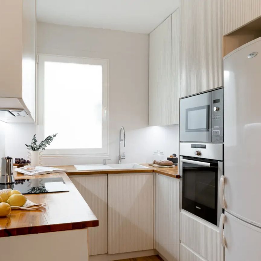 2-bedroom apartment for rent in Ríos Rosas. - Photo 1