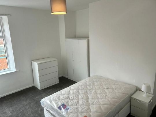 6 bedroom house share to rent - Photo 1