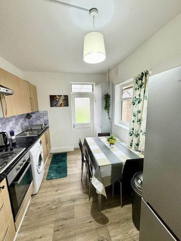 Room in a Shared Flat, Buller Road, N17 - Photo 2