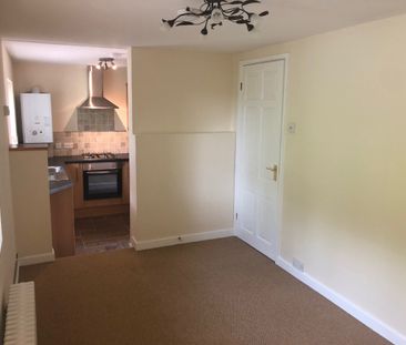 One bedroom apartment to let near Exeter - Photo 5