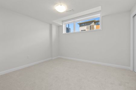 For Lease - 931 Creekway Private, Kanata, Ontario - Photo 2