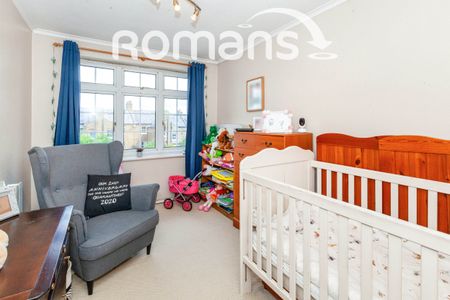 Lammas Court, Windsor, SL4 - Photo 2