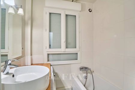 Location appartement, Paris 16ème (75016), 2 pièces, 52.8 m², ref 86395035 - Photo 4