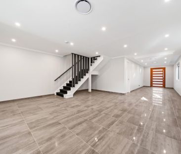 Stunning 4 Bedroom Duplex - Photo 1