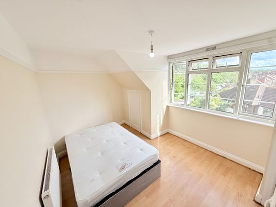 2 Bed Flat, Verdant Court, SE6 - Photo 1